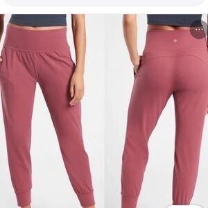 Athleta Salutation Jogger in Victorian Berry. XSP